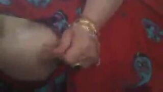 أحلى جسم أبيض وبزاز حليب - سكس عراقي جديد