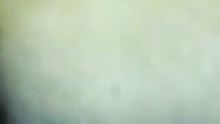 مصري جايب شرموطة في البيت ومش عارف ينيكها ازاي - سكس مصري