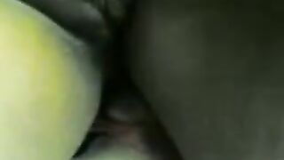 مصري جايب شرموطة في البيت ومش عارف ينيكها ازاي - سكس مصري