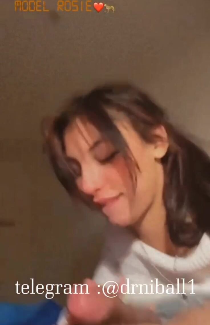 مودل روز سكس